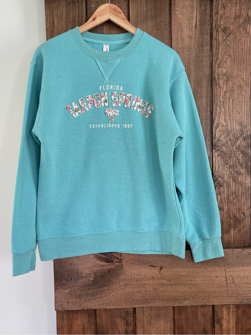 Teemax Blue Green Tarpon Springs Florida Floral Spell Out Embroidered Sweatshirt